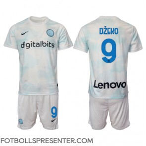 Inter Milan Edin Dzeko #9 Bortatröja Barn 2022-23 Kortärmad (+ korta byxor)